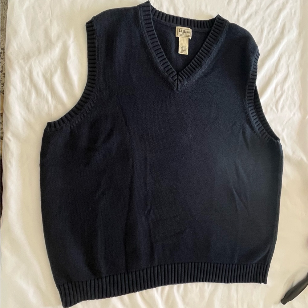 L.L. Bean men vintage 100% cotton navy blue V-neck sweater‎ vest